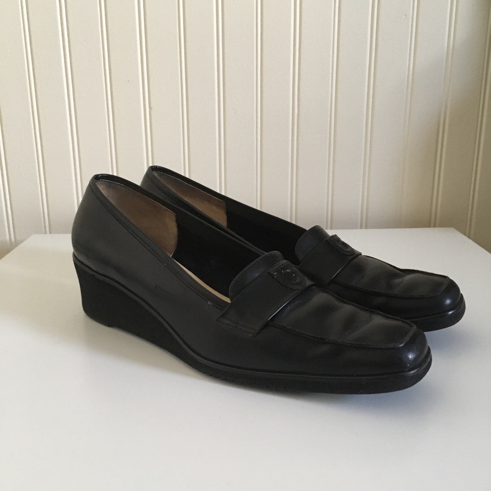 Vintage Salvatore Ferragamo Boutique women's black loafers with wedge 9.5 B GUC